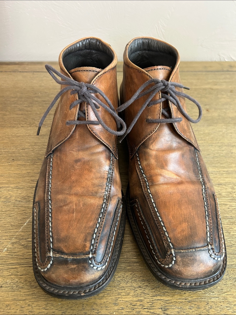 Aston Grey Men's Brown Leather Lace-Up Chukka Boots. Size 9. #Rugged #Distressed
